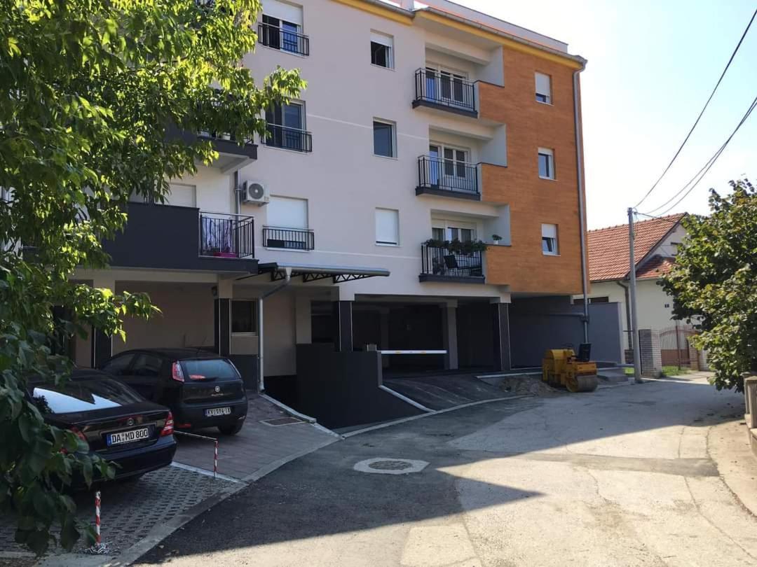 Apartmani S - Dsn Kraljevo Esterno foto
