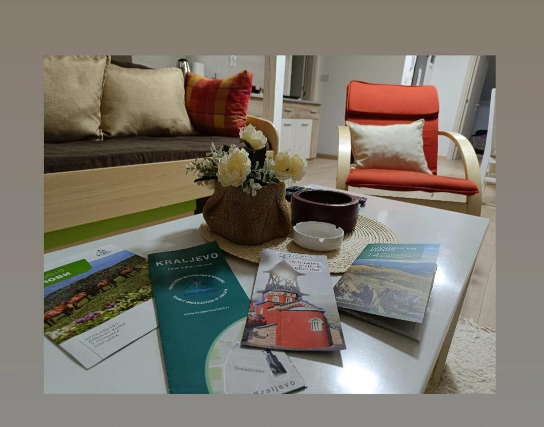 Apartmani S - Dsn Kraljevo Esterno foto