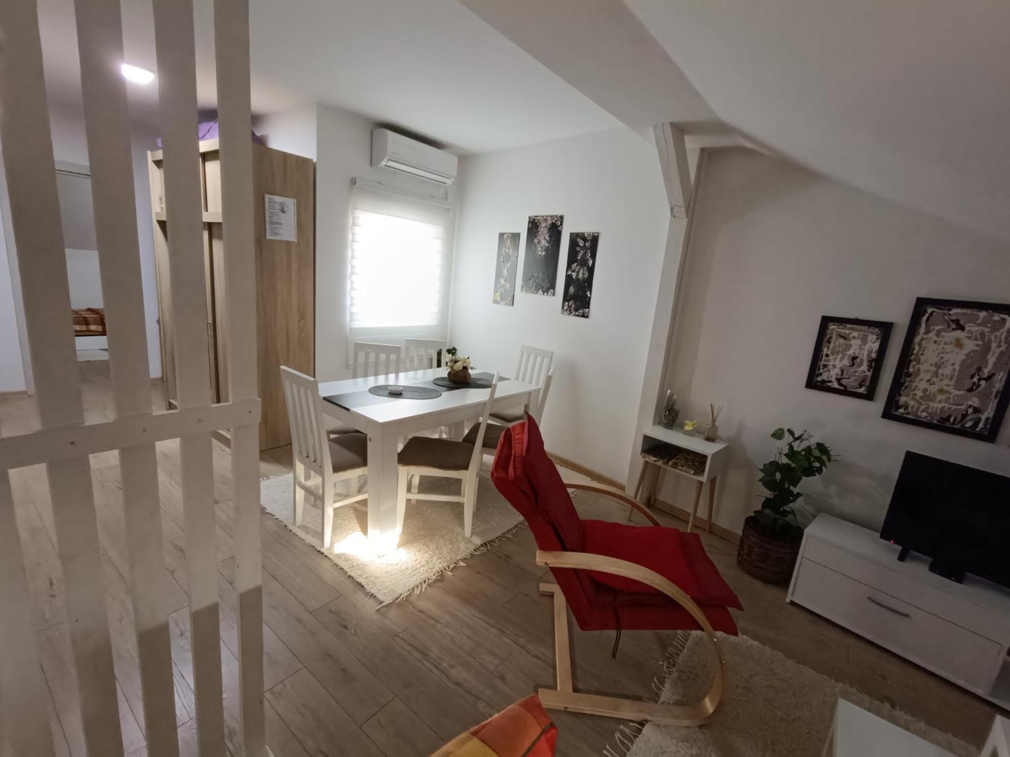 Apartmani S - Dsn Kraljevo Esterno foto